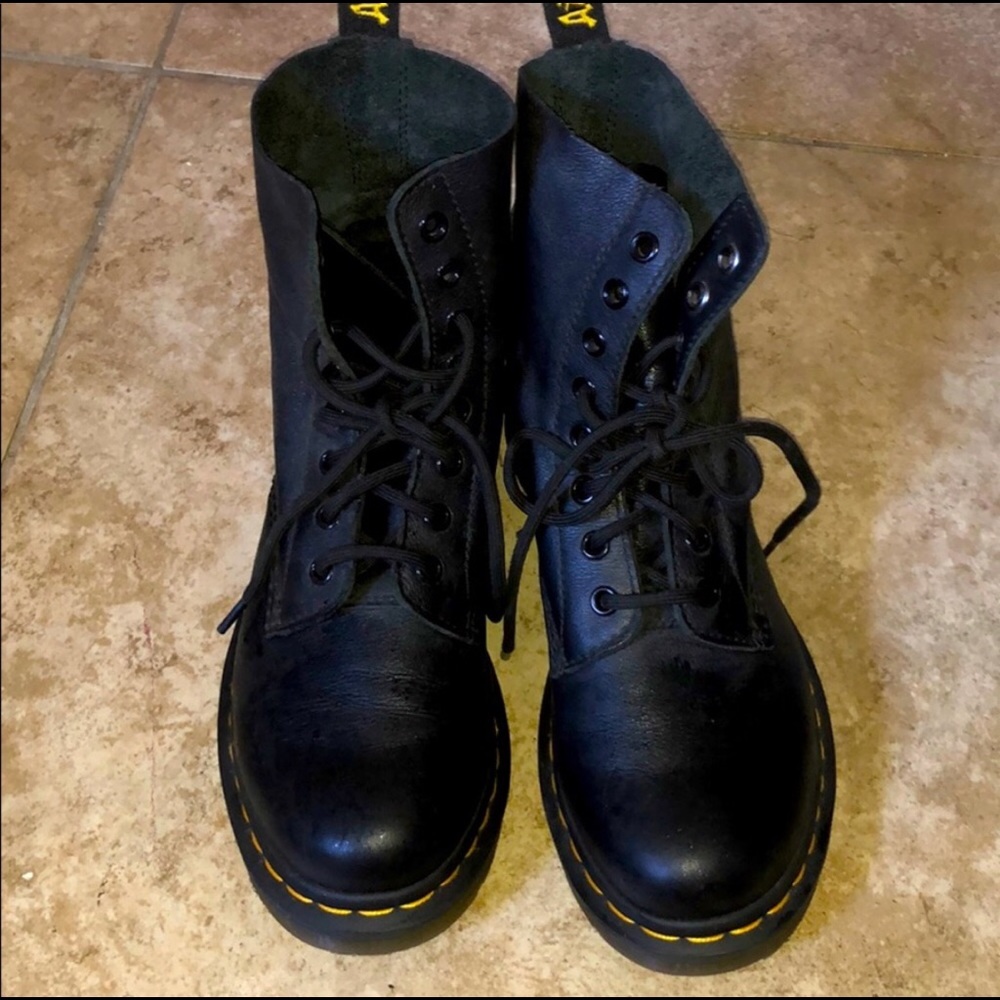 Dr Martens shoes Size 8